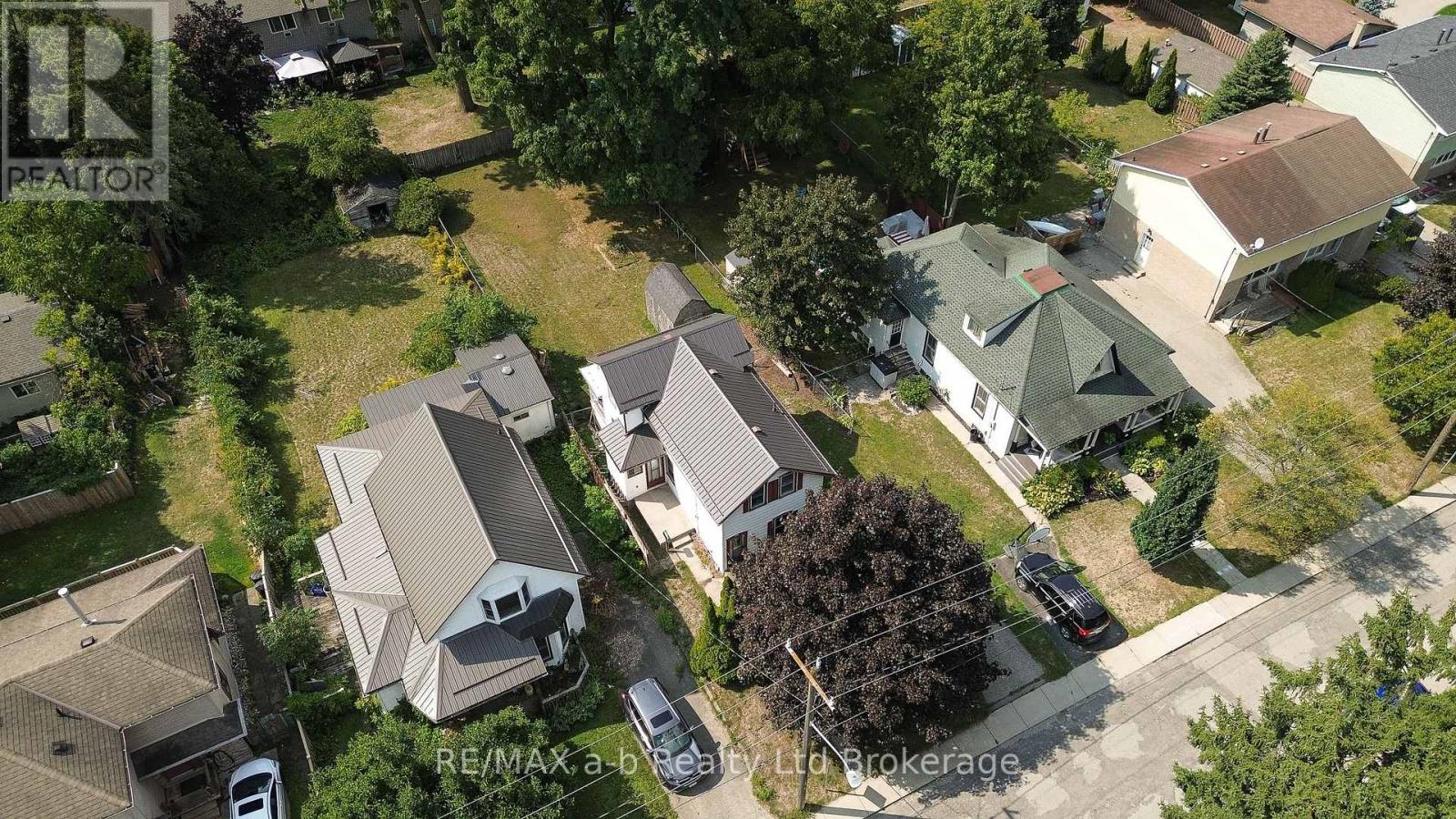 17 Bexley Street, Woodstock, Ontario  N4S 5X6 - Photo 2 - X12419477