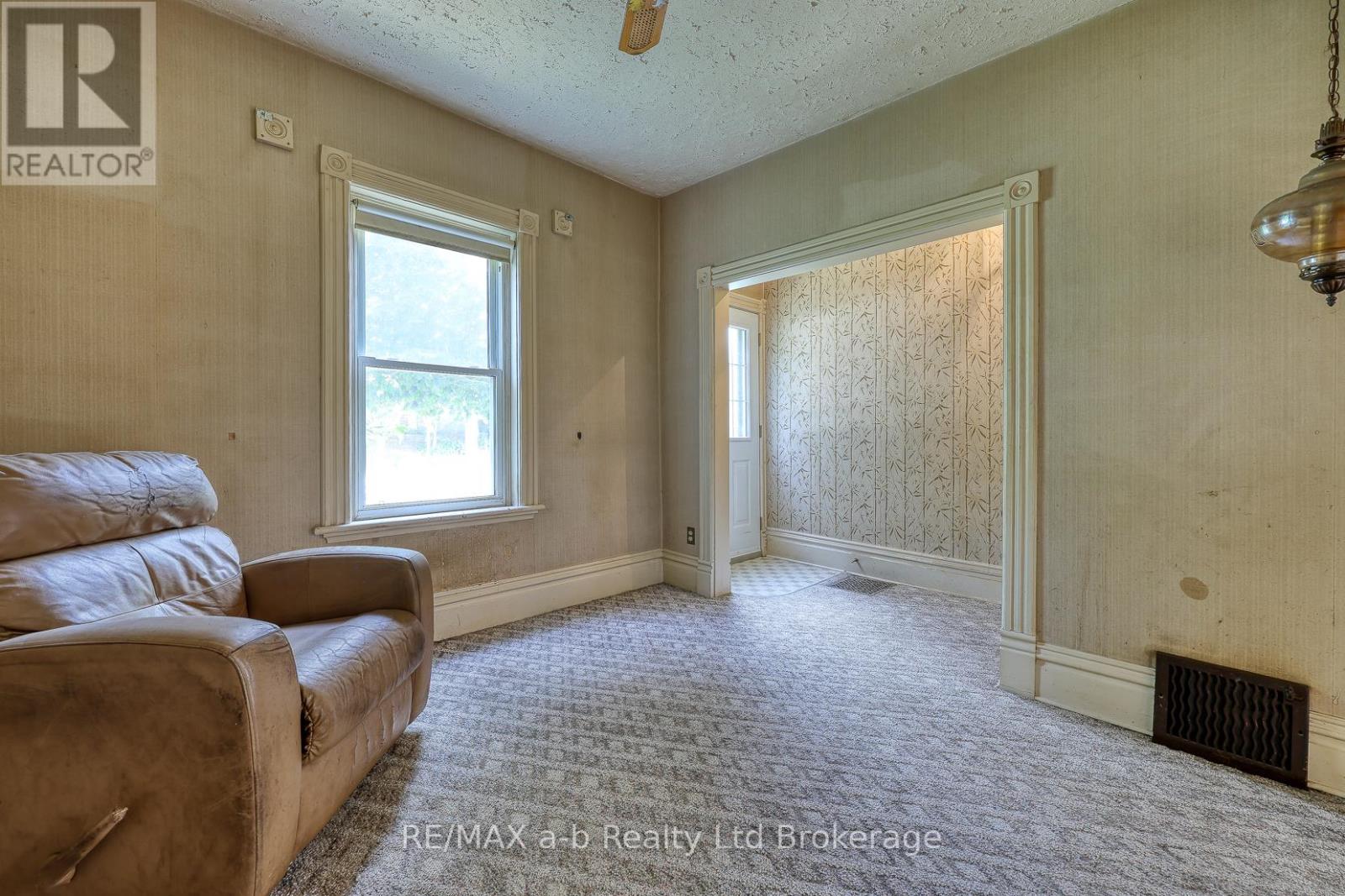 17 Bexley Street, Woodstock, Ontario  N4S 5X6 - Photo 23 - X12419477