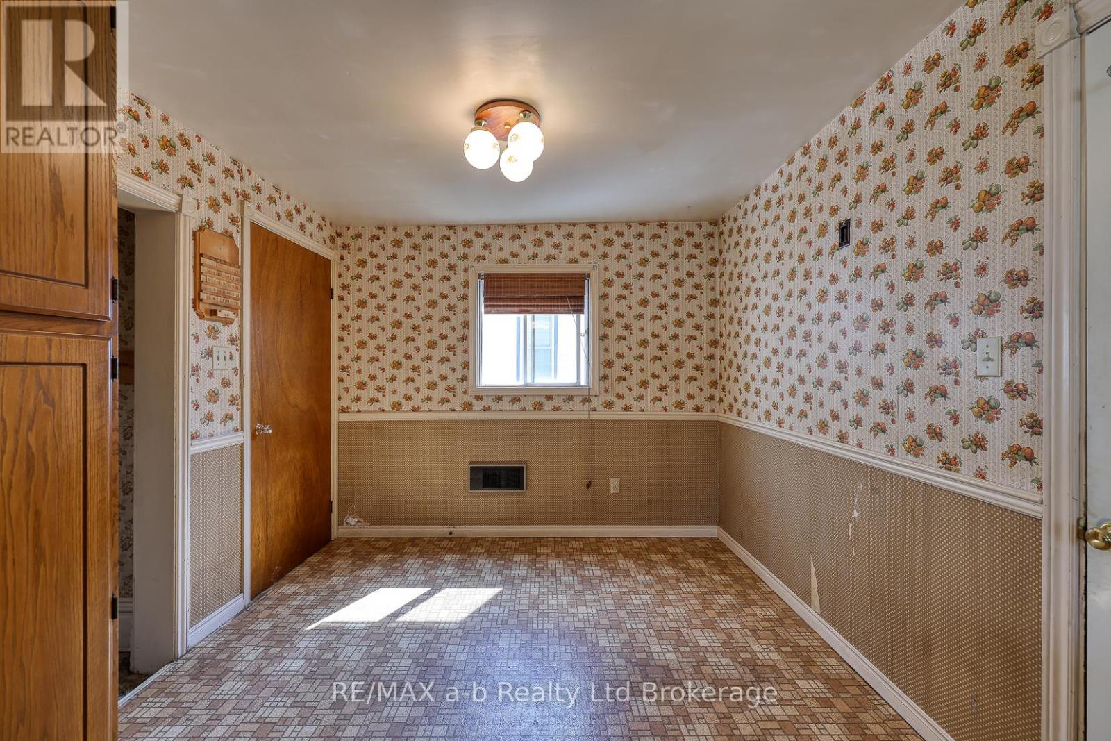 17 Bexley Street, Woodstock, Ontario  N4S 5X6 - Photo 25 - X12419477