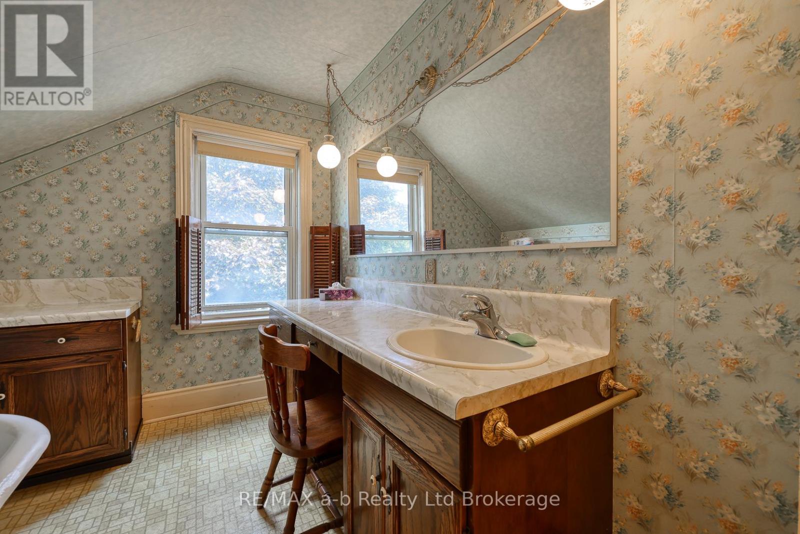 17 Bexley Street, Woodstock, Ontario  N4S 5X6 - Photo 26 - X12419477