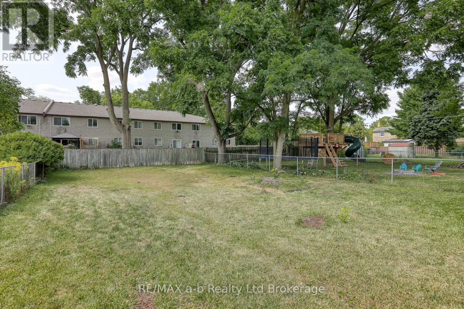 17 Bexley Street, Woodstock, Ontario  N4S 5X6 - Photo 9 - X12419477