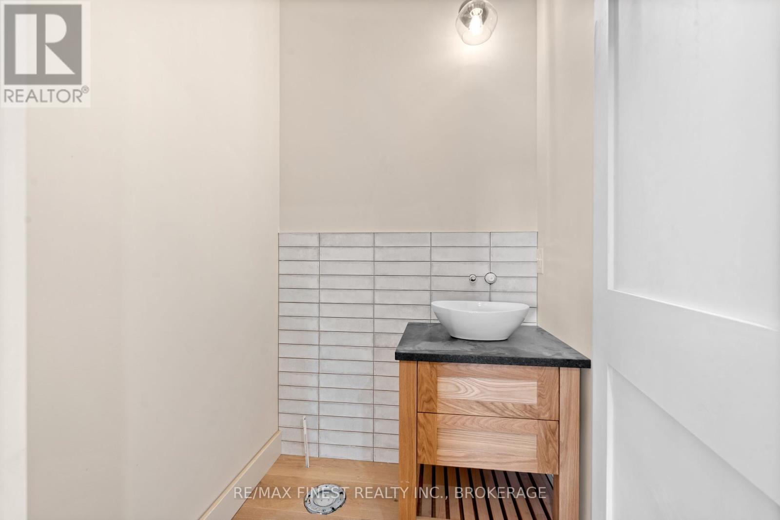 371 Maple Ridge Drive, Kingston, Ontario  K7M 5P1 - Photo 26 - X12419515