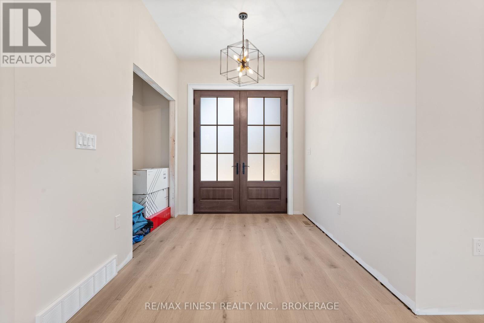 371 Maple Ridge Drive, Kingston, Ontario  K7M 5P1 - Photo 5 - X12419515