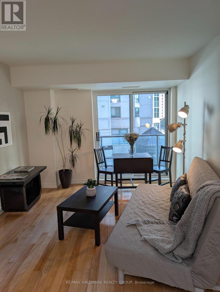 405 - 445 Laurier Avenue W, Ottawa, Ontario  K1R 0A2 - Photo 14 - X12369987