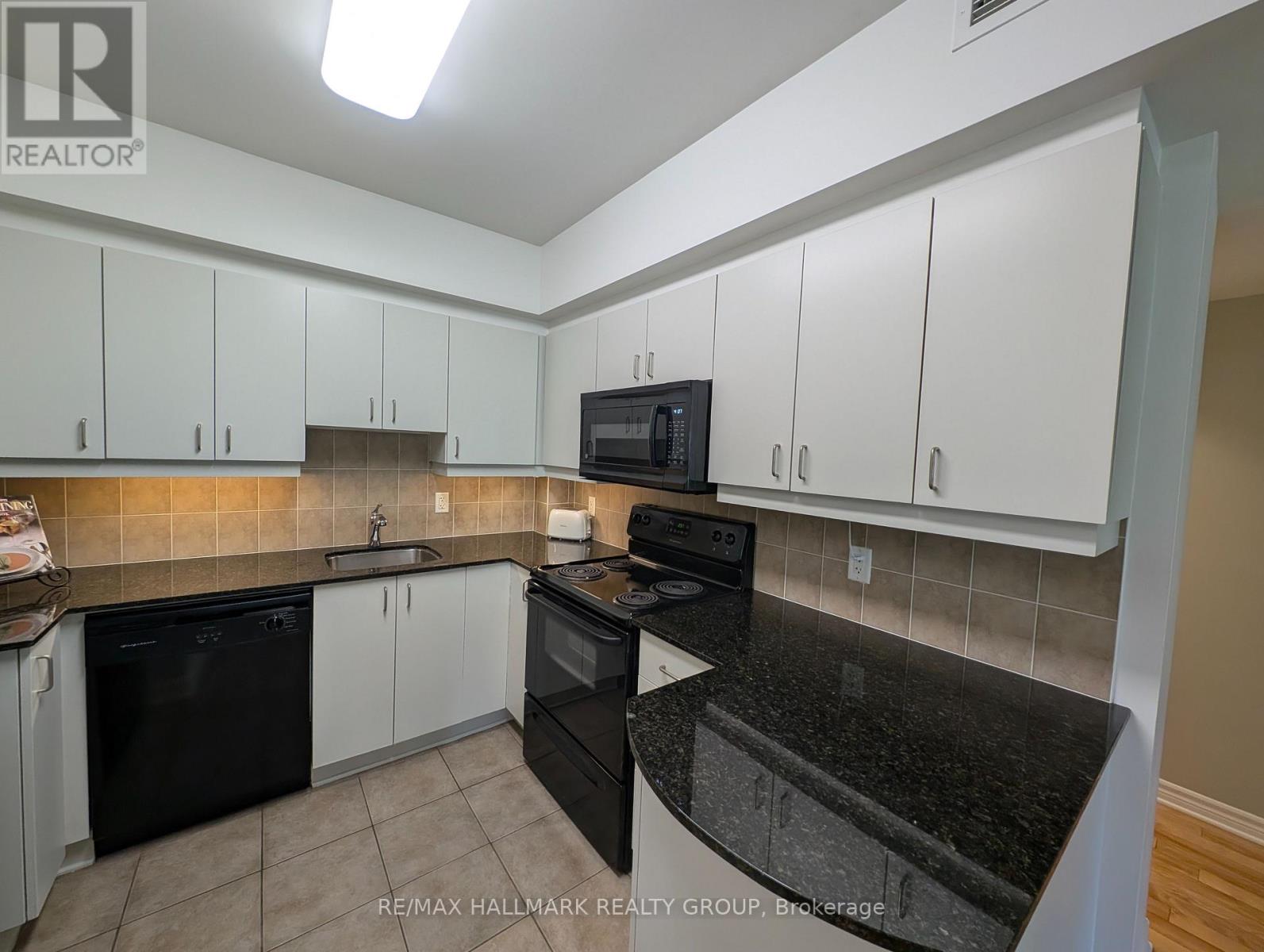 405 - 445 Laurier Avenue W, Ottawa, Ontario  K1R 0A2 - Photo 5 - X12369987