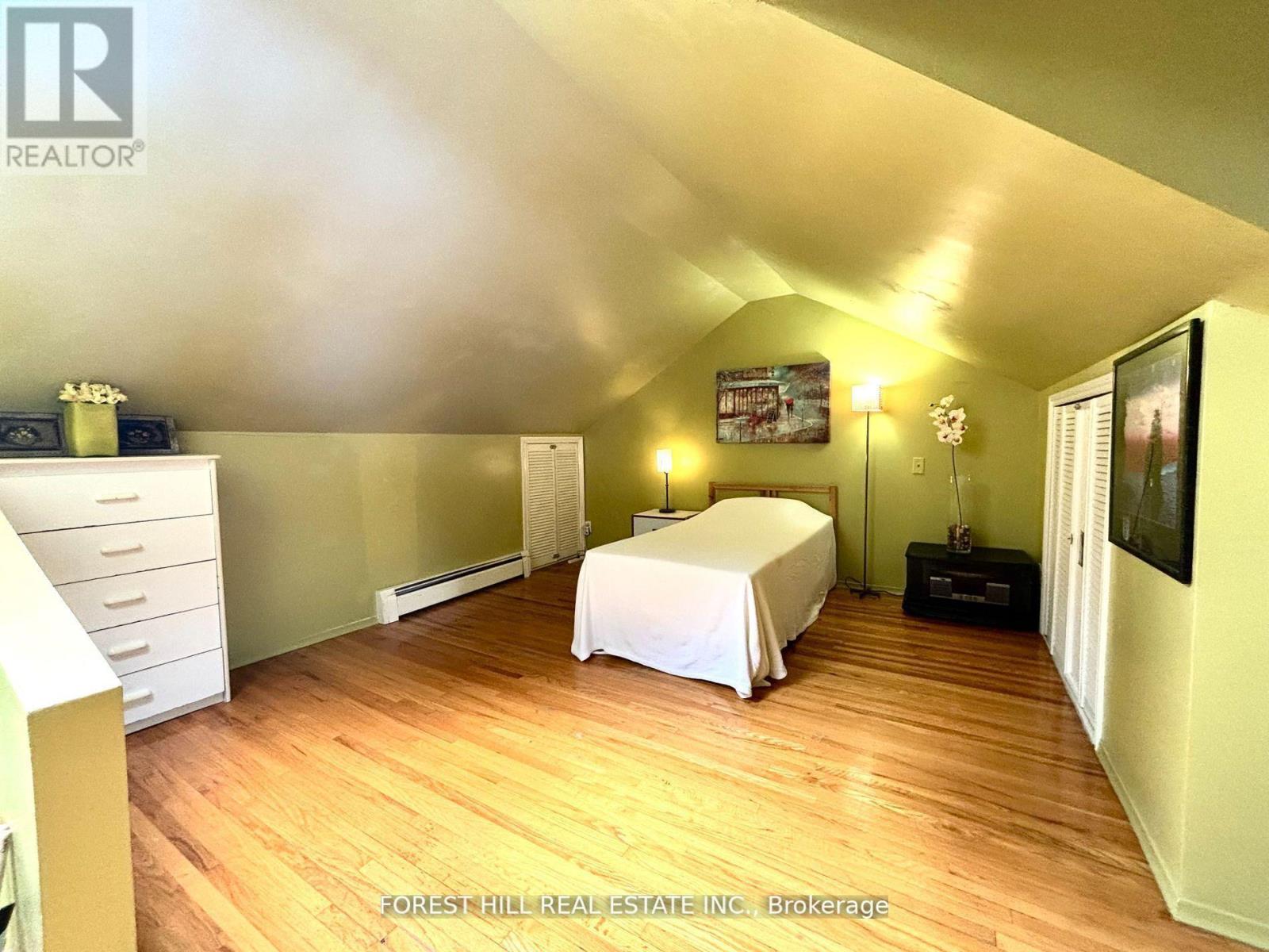 1046 Dovercourt Road, Toronto, Ontario  M6H 2X8 - Photo 19 - W12419378