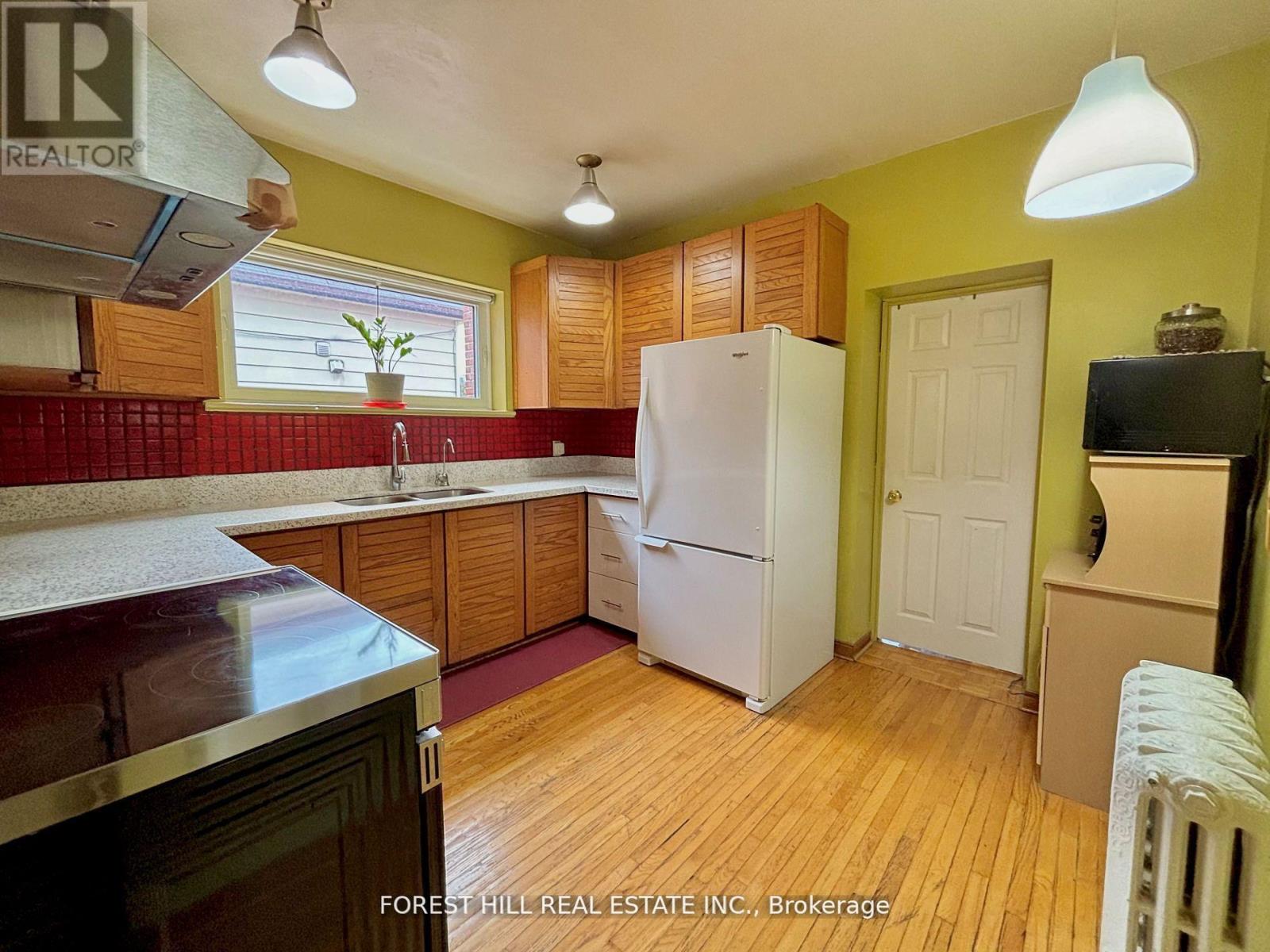1046 Dovercourt Road, Toronto, Ontario  M6H 2X8 - Photo 9 - W12419378