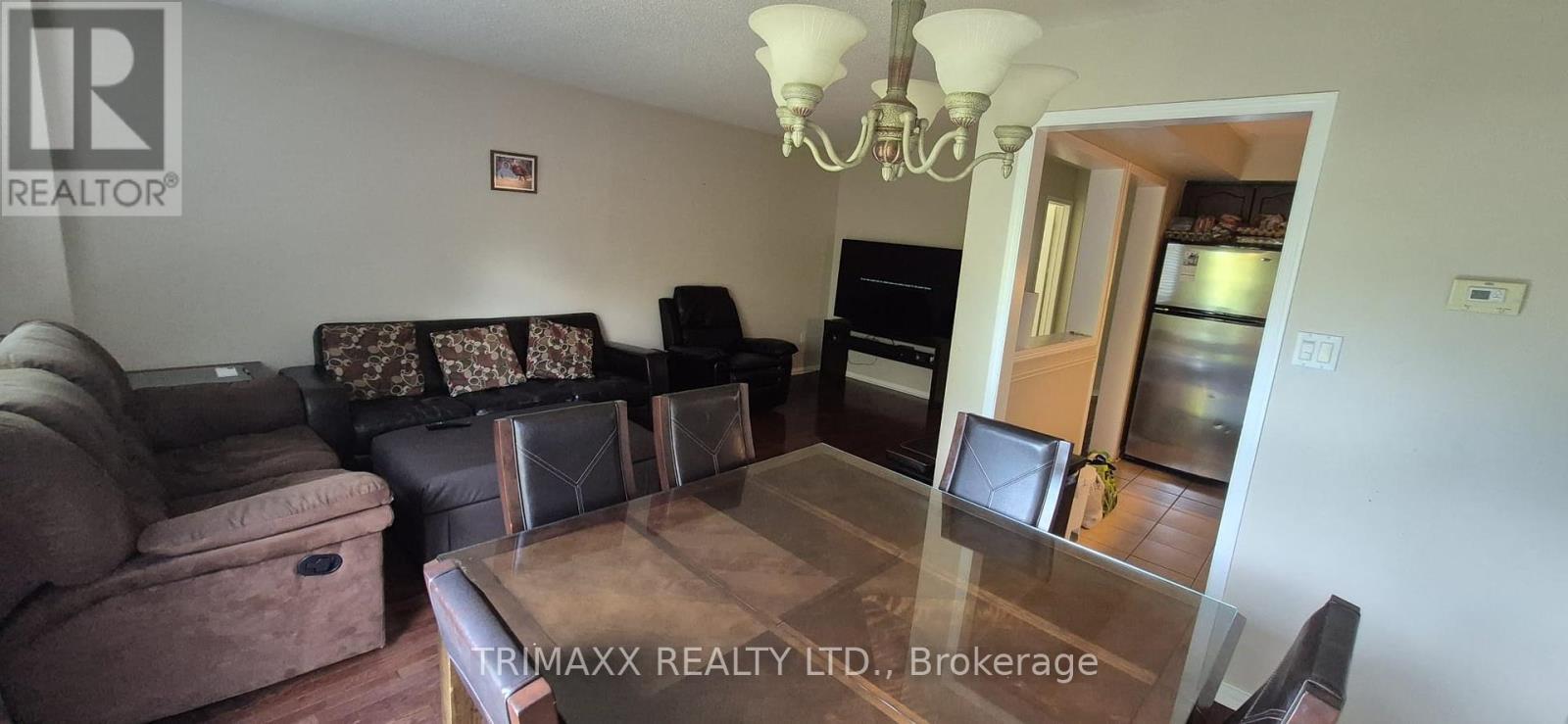 70 - 100 Brickyard Way, Brampton, Ontario  L6V 4L9 - Photo 2 - W12419379