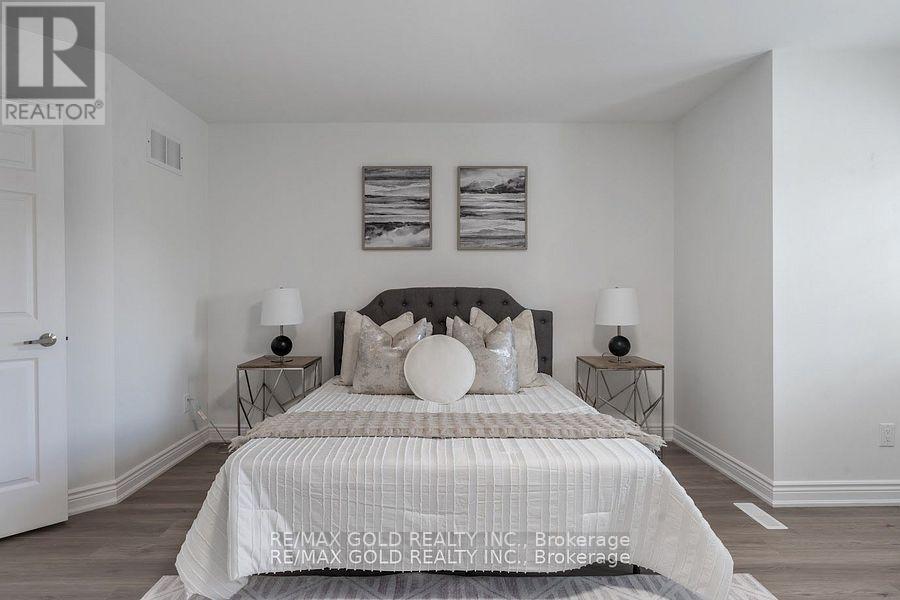 7 Harding Street, Halton Hills (Georgetown), Ontario  L7G 6B1 - Photo 28 - W12419401