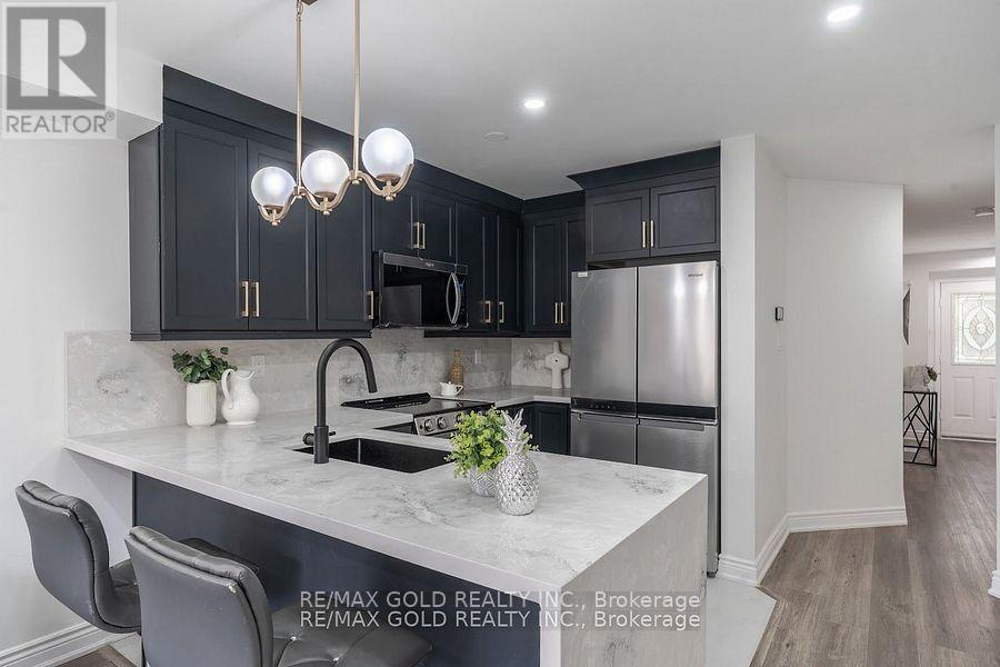 7 Harding Street, Halton Hills (Georgetown), Ontario  L7G 6B1 - Photo 9 - W12419401
