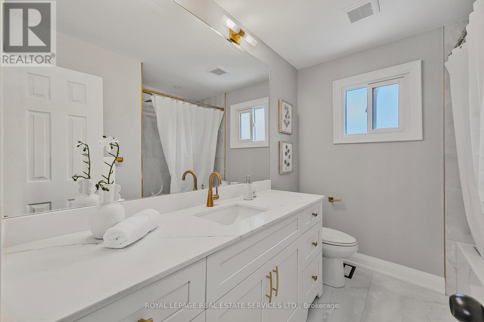 3551 Wass Crescent, Oakville, Ontario  L6L 6G2 - Photo 26 - W12419421