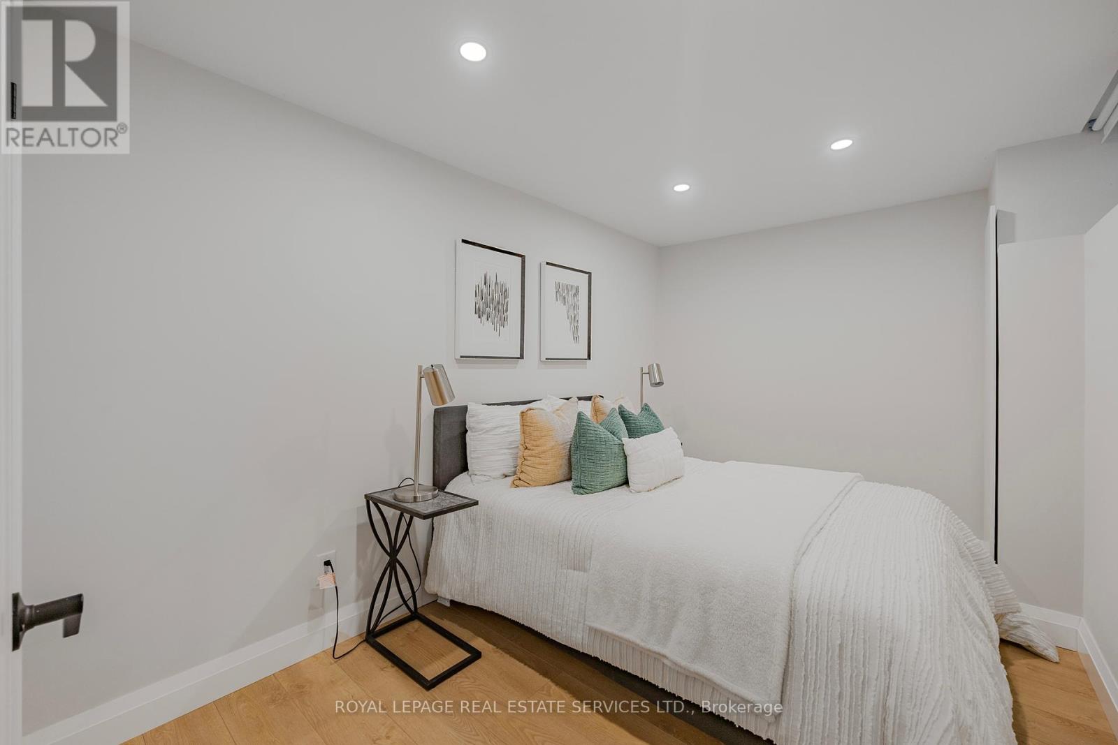 3551 Wass Crescent, Oakville, Ontario  L6L 6G2 - Photo 37 - W12419421