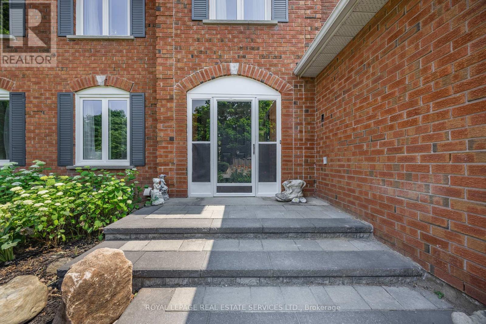 3551 Wass Crescent, Oakville, Ontario  L6L 6G2 - Photo 4 - W12419421