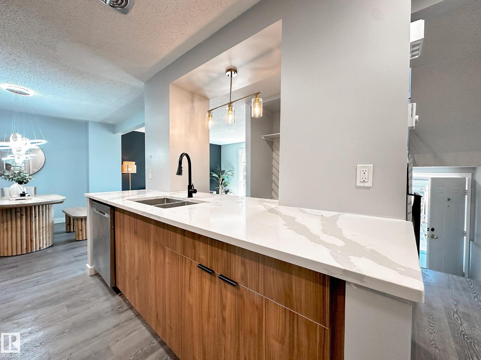 862 Erin Pl Nw, Edmonton, Alberta  T5T 1M6 - Photo 9 - E4458942