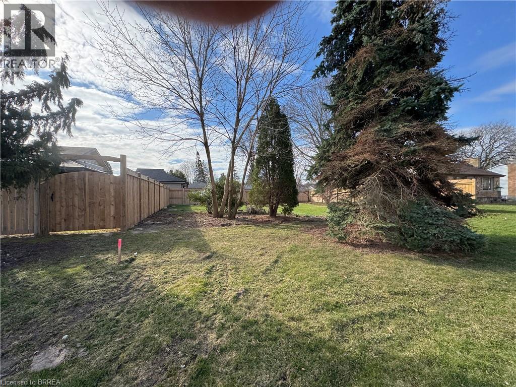 72 Evelyn Street, Brantford, Ontario  N3R 5P7 - Photo 4 - 40771224