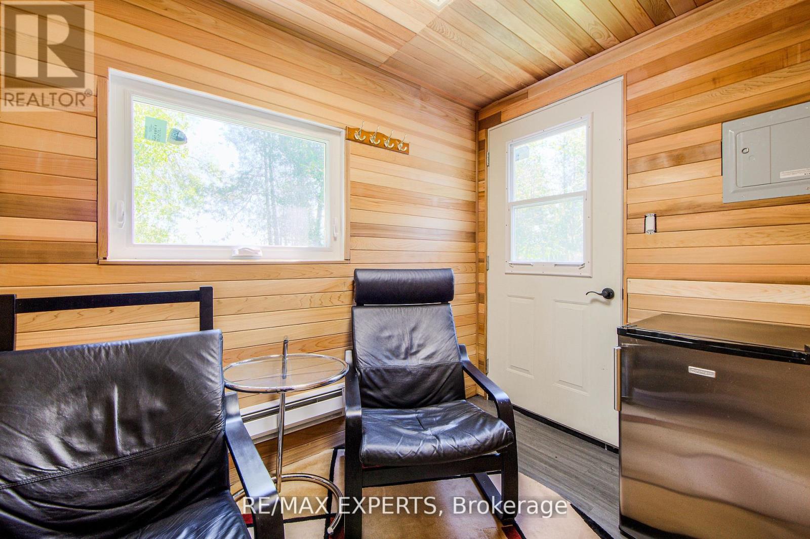 24 Riverside Drive, Kawartha Lakes, Ontario  K9V 0H6 - Photo 12 - X12419414