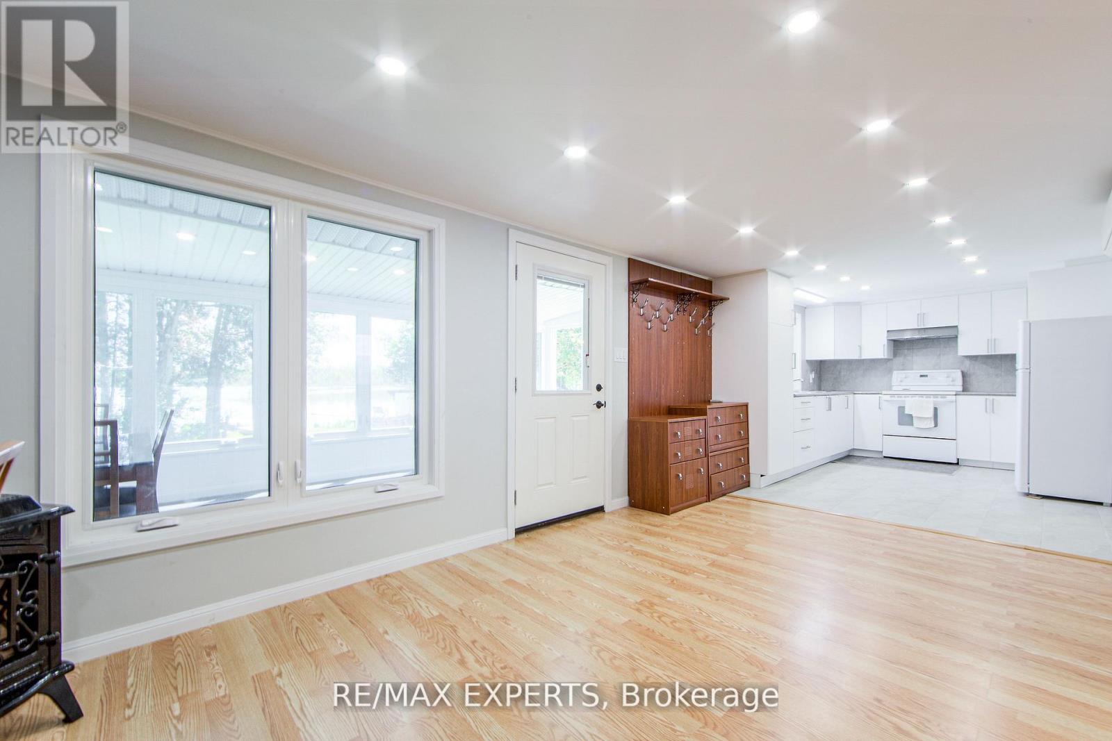 24 Riverside Drive, Kawartha Lakes, Ontario  K9V 0H6 - Photo 17 - X12419414