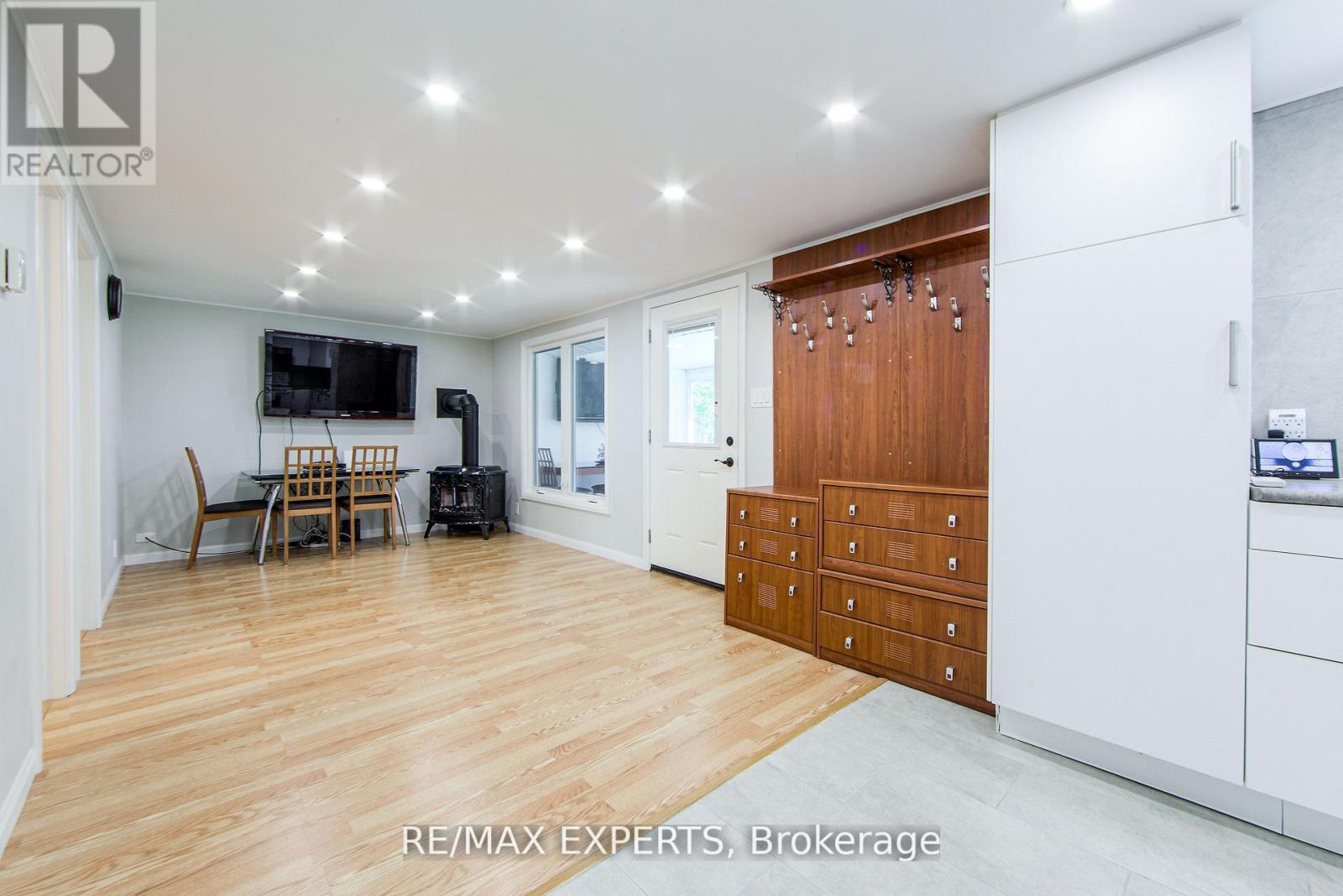 24 Riverside Drive, Kawartha Lakes, Ontario  K9V 0H6 - Photo 23 - X12419414