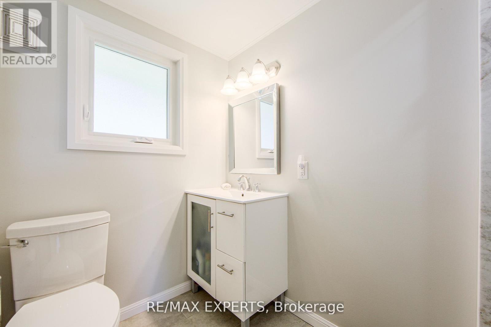 24 Riverside Drive, Kawartha Lakes, Ontario  K9V 0H6 - Photo 38 - X12419414