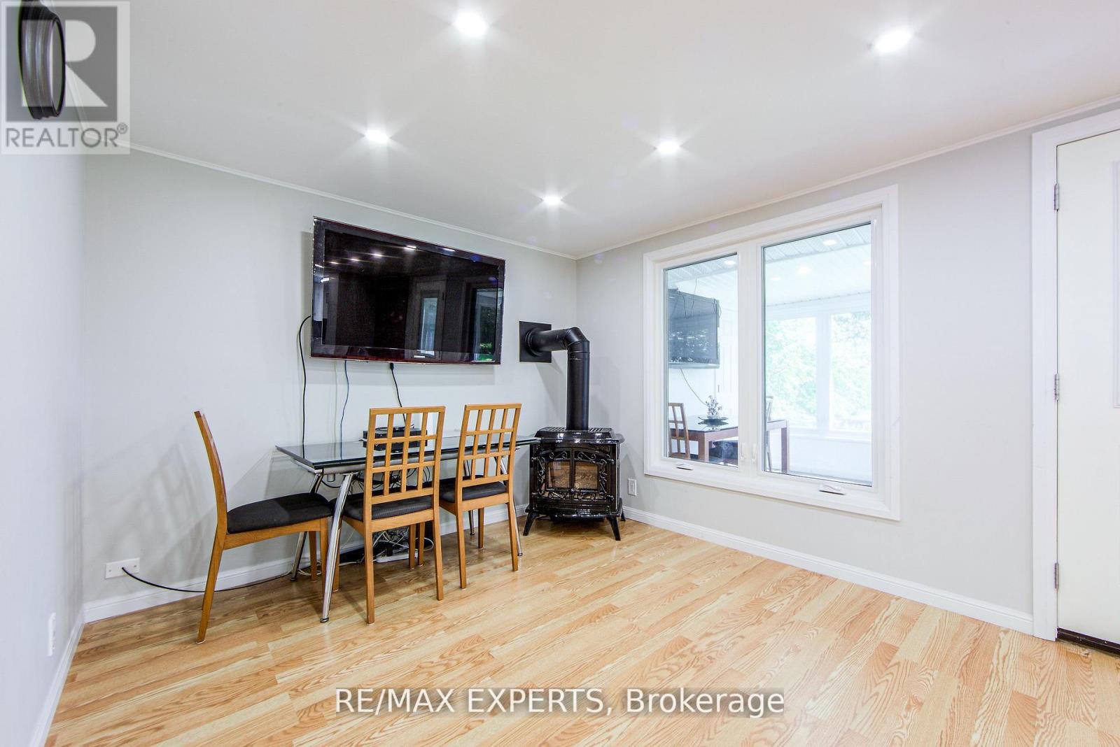 24 Riverside Drive, Kawartha Lakes, Ontario  K9V 0H6 - Photo 39 - X12419414