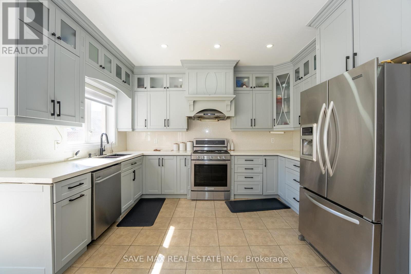 17 Charger Lane, Brampton, Ontario  L7A 3B2 - Photo 12 - W12419252