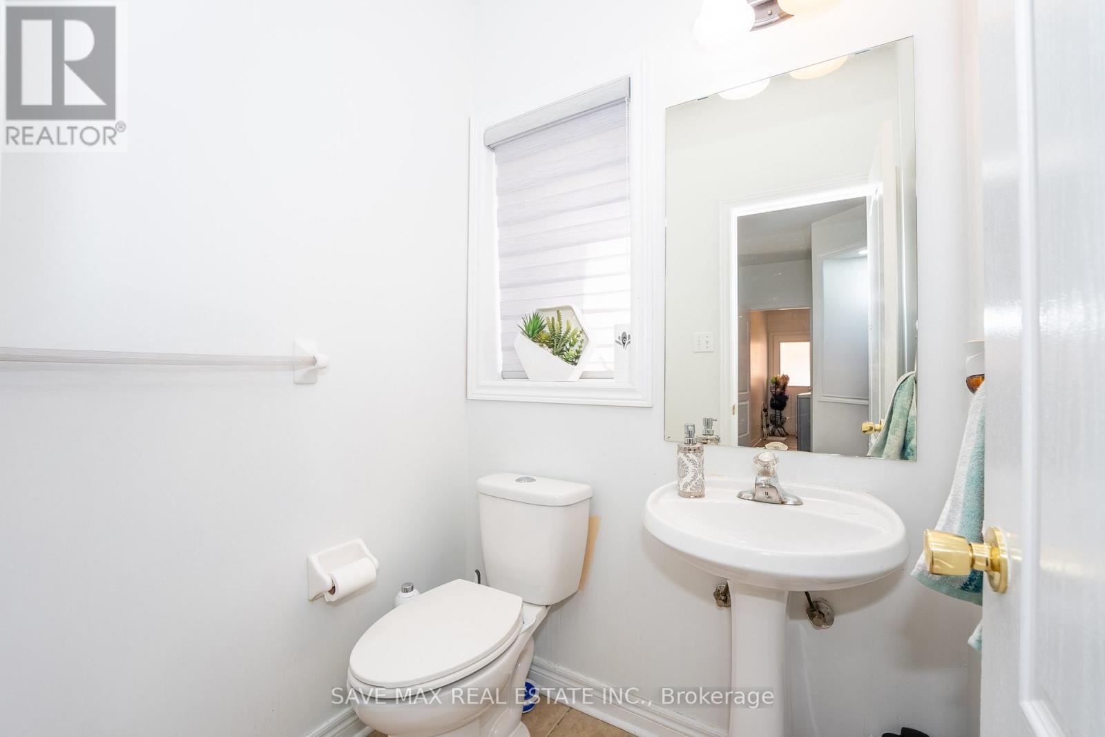 17 Charger Lane, Brampton, Ontario  L7A 3B2 - Photo 15 - W12419252
