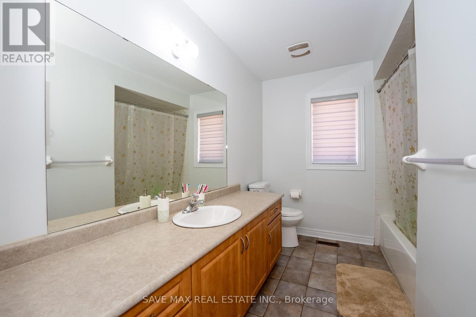 17 Charger Lane, Brampton, Ontario  L7A 3B2 - Photo 27 - W12419252