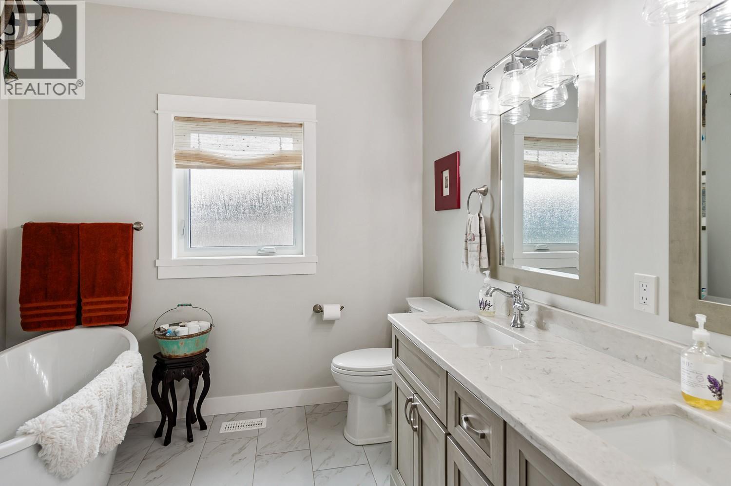 249 Twin Lakes Road, Enderby, British Columbia  V0E 1V3 - Photo 16 - 10363744