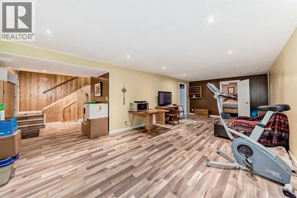 1004 Hunterston Hill Nw, Calgary, Alberta  T2K 4N8 - Photo 26 - A2237324