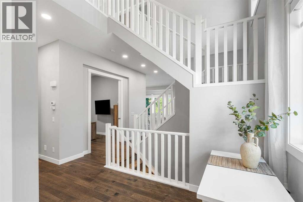 117 West Grove Point Sw, Calgary, Alberta  T3H 1V3 - Photo 7 - A2250237