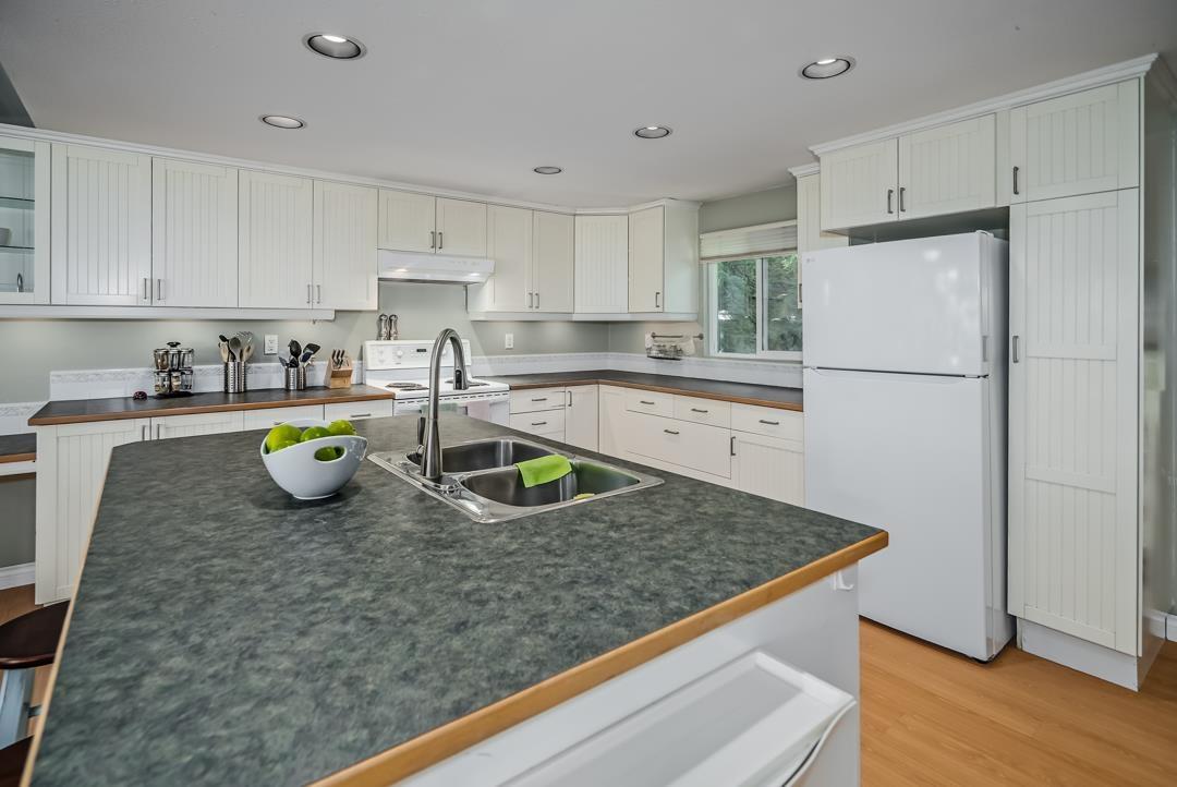 2242 Foothills Court, Abbotsford, British Columbia  V3G 1E1 - Photo 5 - R3050349