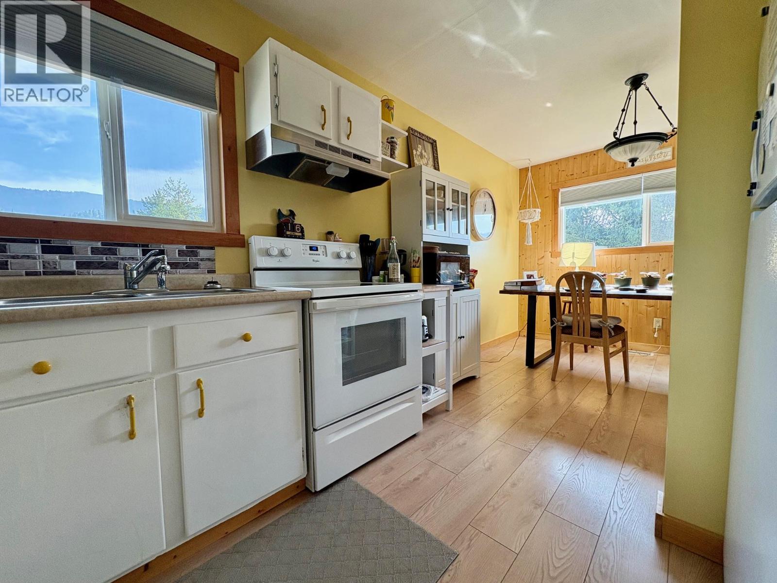 4636 Kivi Crescent Crescent, Barriere, British Columbia  V0e 1E0 - Photo 6 - 10363646