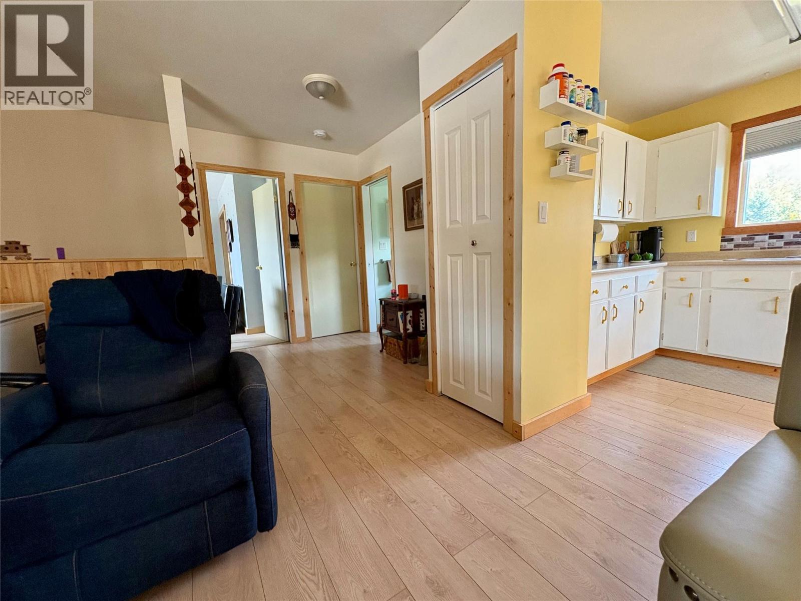 4636 Kivi Crescent Crescent, Barriere, British Columbia  V0e 1E0 - Photo 2 - 10363646