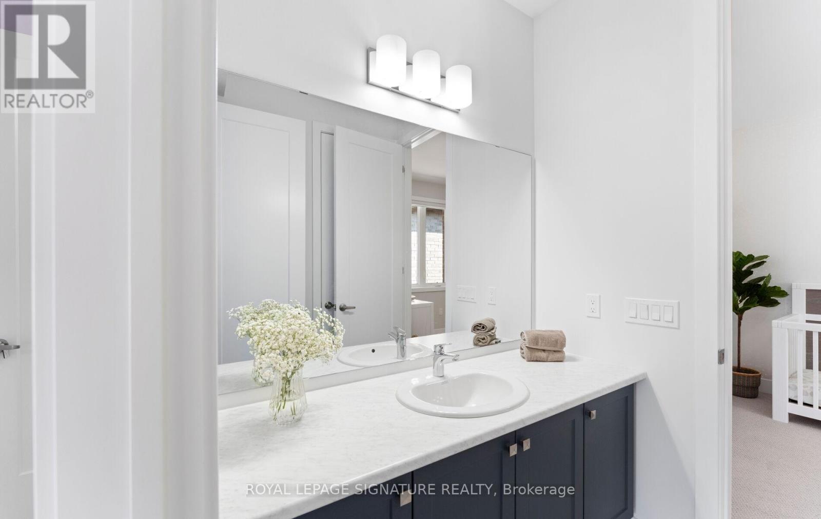 29 Sikura Circle, Aurora, Ontario  L4G 3Y8 - Photo 29 - N12418150