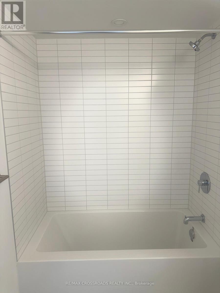 1610 - 3009 Novar Road, Mississauga, Ontario  L5B 0P9 - Photo 15 - W12419168