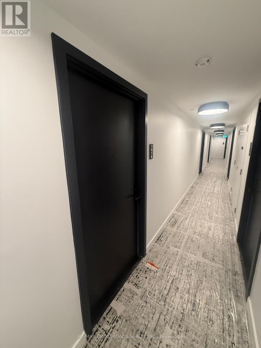1610 - 3009 Novar Road, Mississauga, Ontario  L5B 0P9 - Photo 3 - W12419168