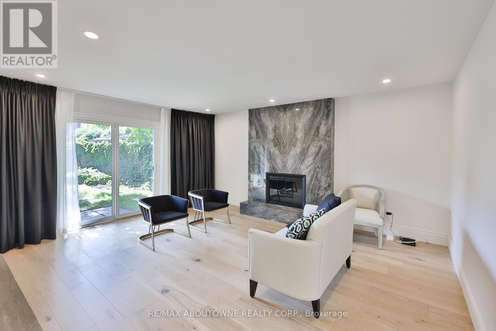 222 Vance Drive, Oakville, Ontario  L6L 3L1 - Photo 22 - W12419254