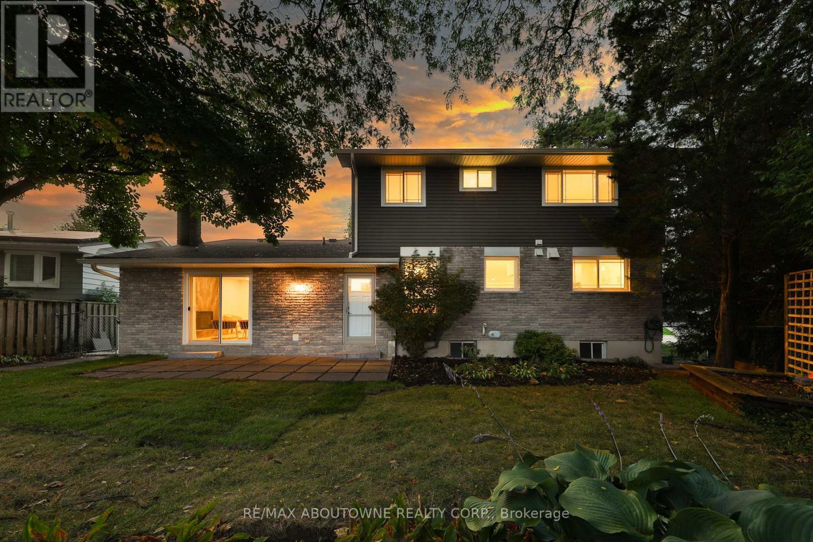 222 Vance Drive, Oakville, Ontario  L6L 3L1 - Photo 39 - W12419254