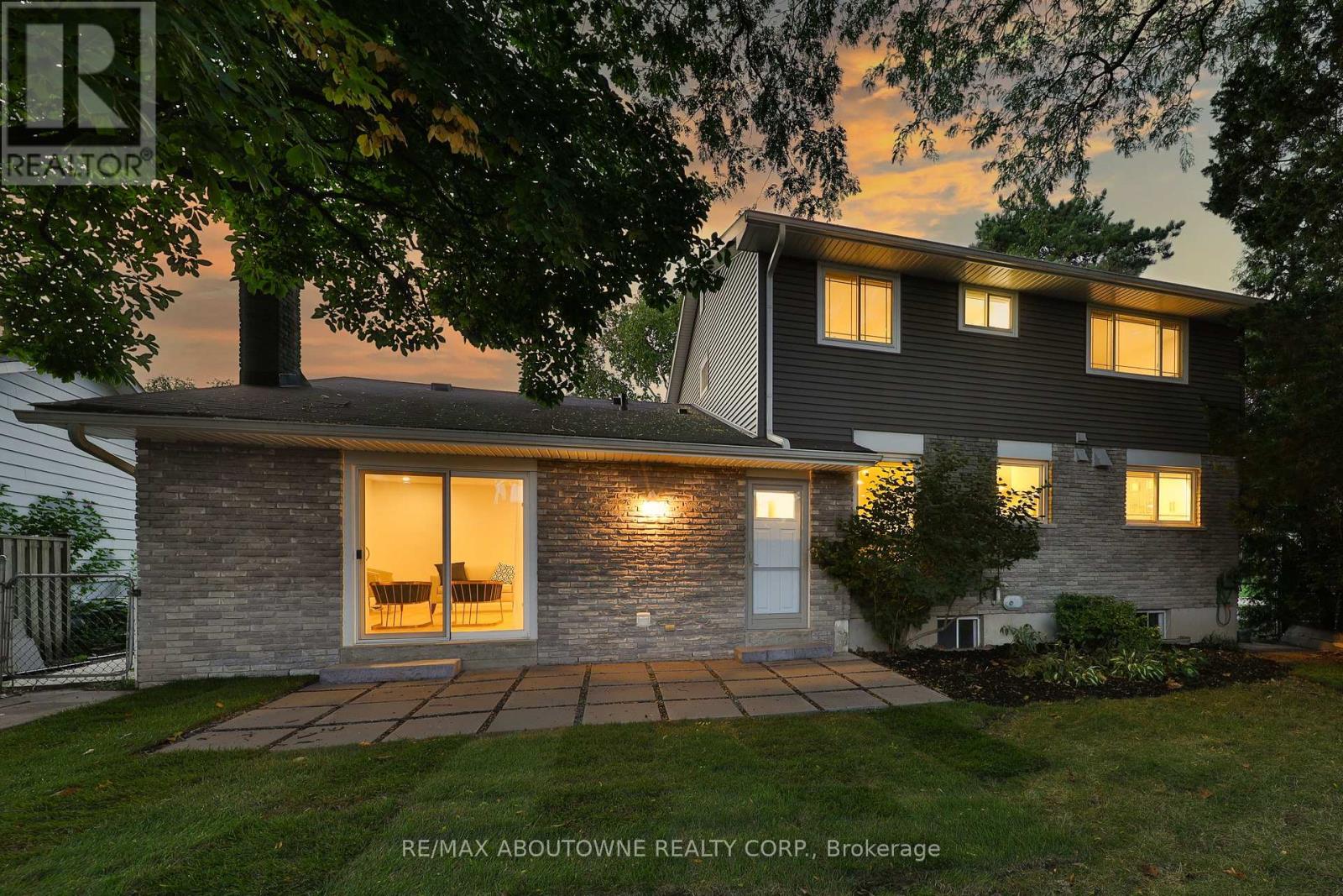222 Vance Drive, Oakville, Ontario  L6L 3L1 - Photo 36 - W12419254