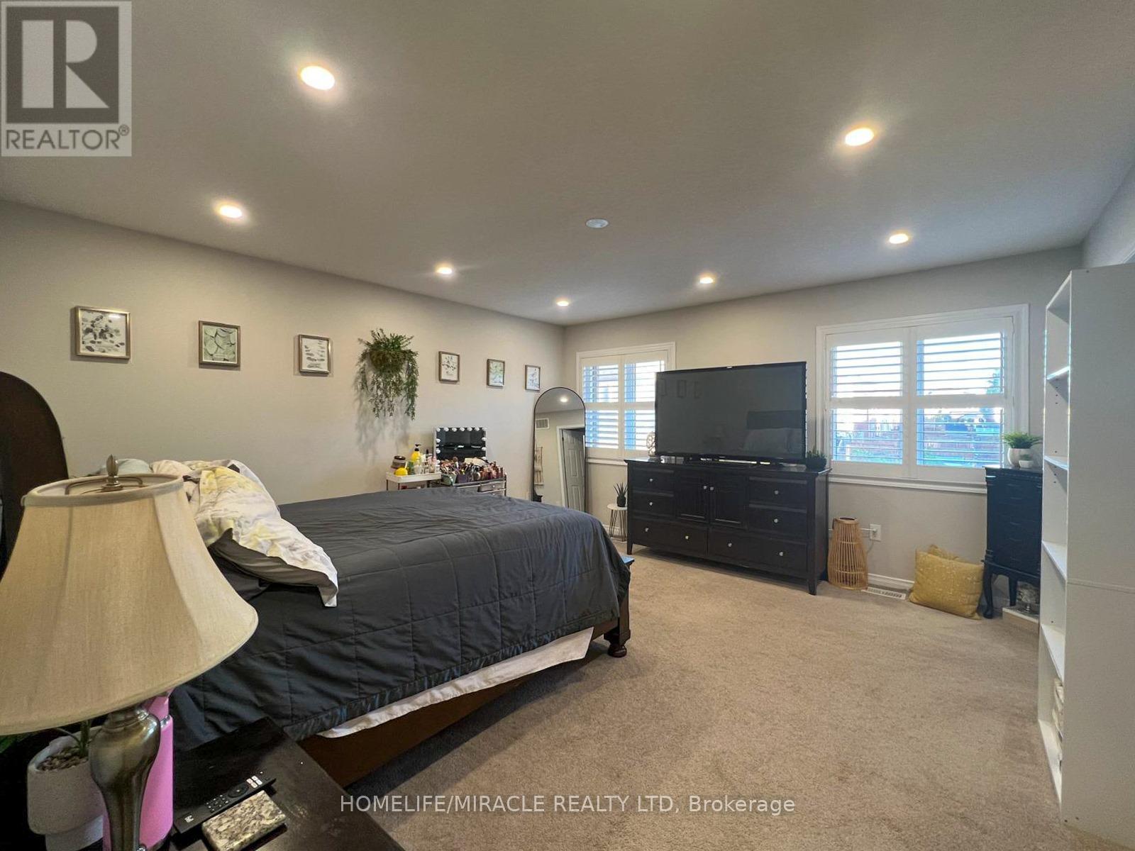 112 Gillespie Drive, Brantford, Ontario  N3T 0K2 - Photo 30 - X12404588
