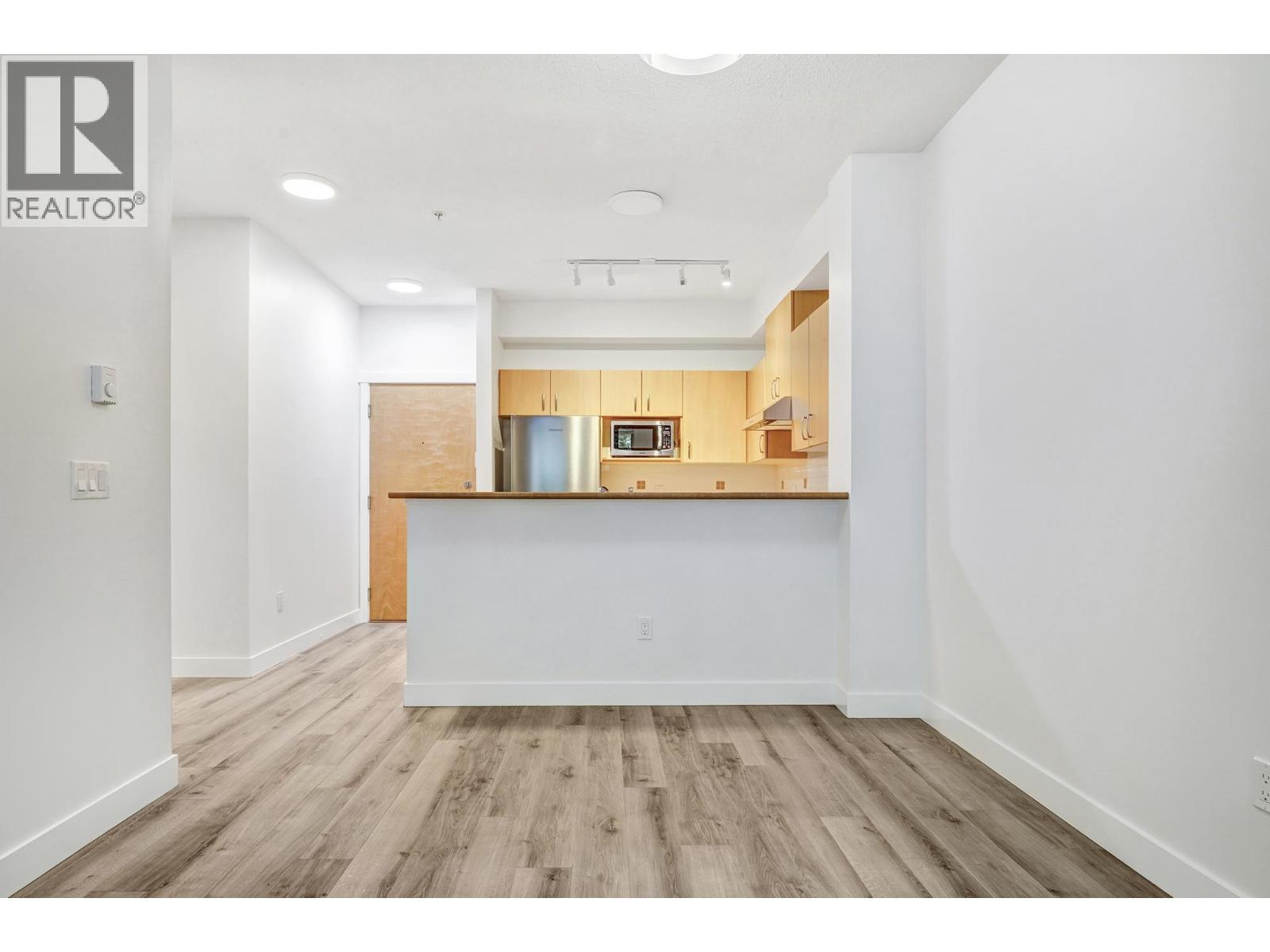 127 801 Klahanie Drive, Port Moody, British Columbia  V3H 5K4 - Photo 10 - R3050591