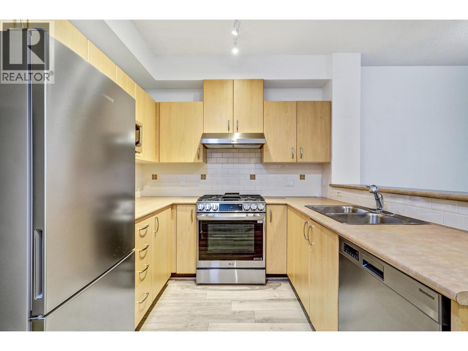 127 801 Klahanie Drive, Port Moody, British Columbia  V3H 5K4 - Photo 12 - R3050591
