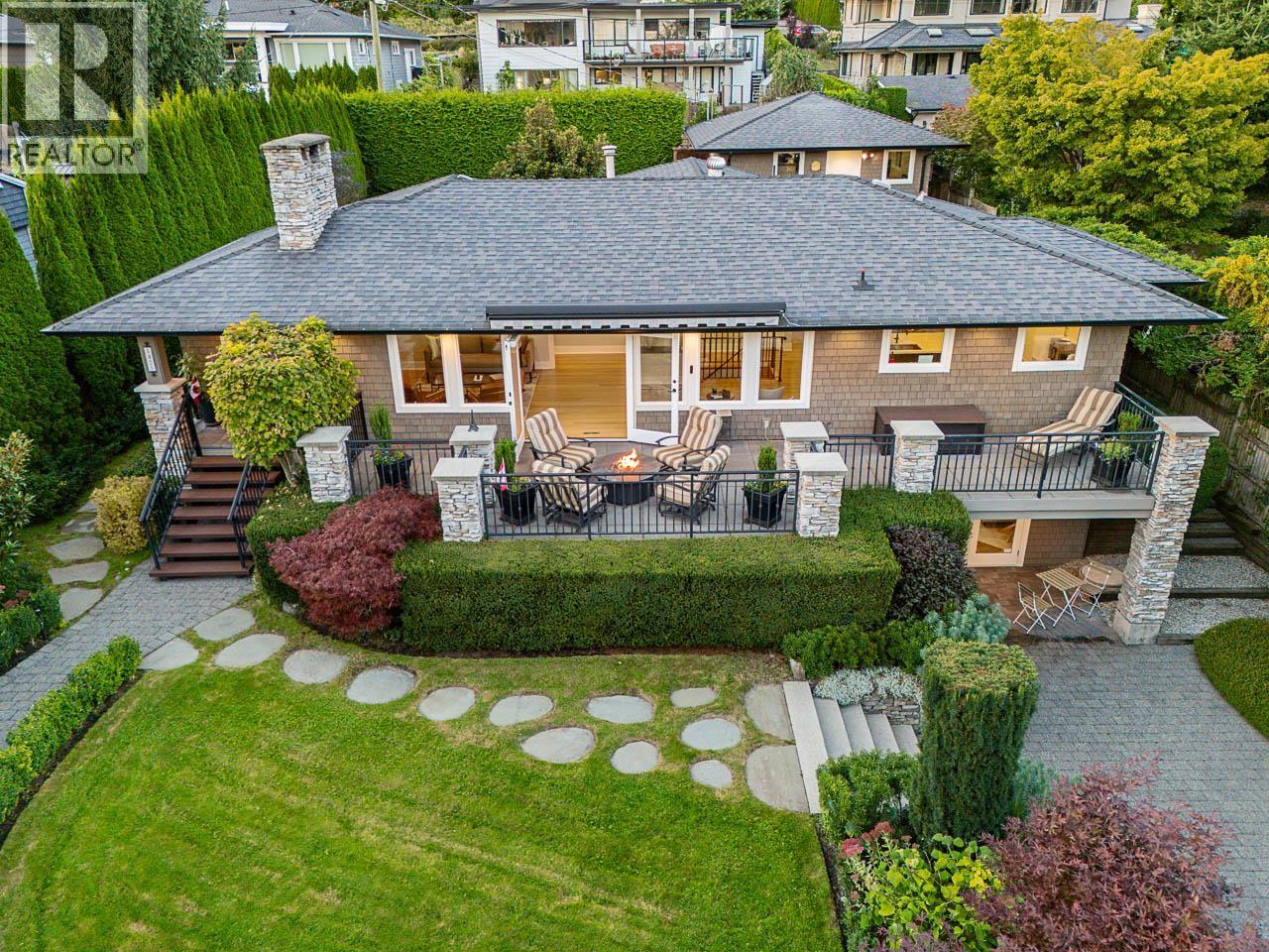 1425 PALMERSTON AVENUE, West Vancouver, British Columbia