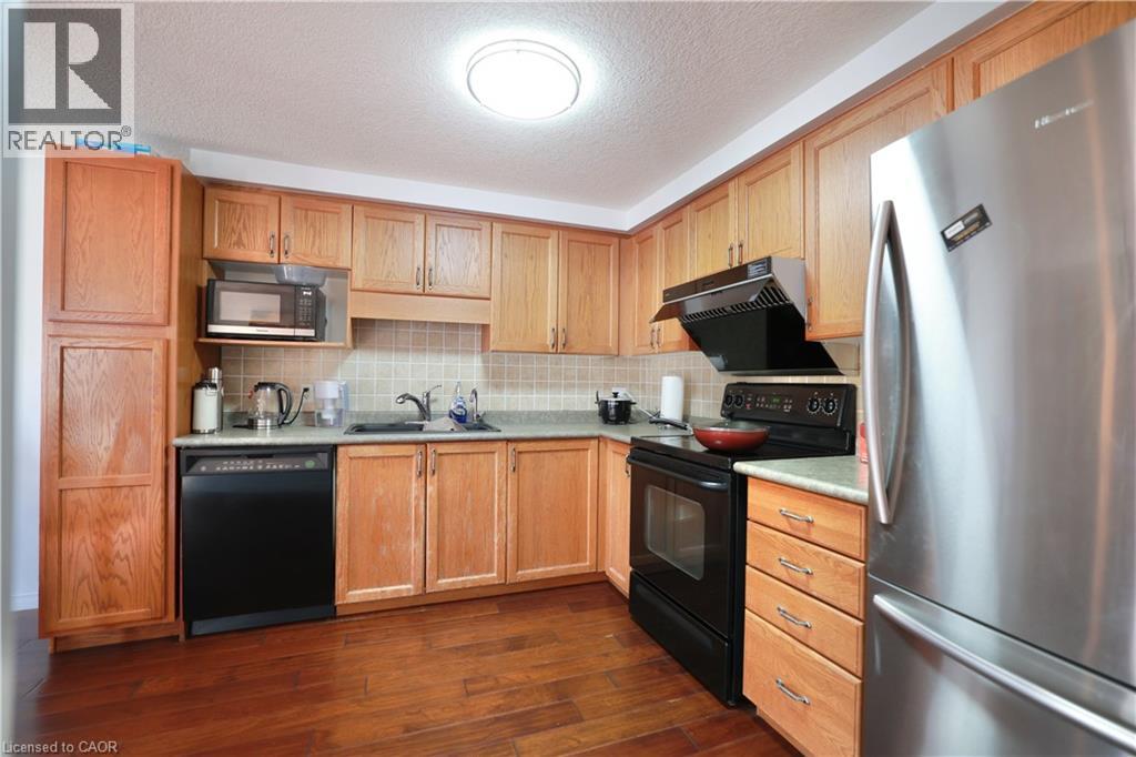 549 Violet Street, Waterloo, Ontario  N2V 2T8 - Photo 4 - 40772460