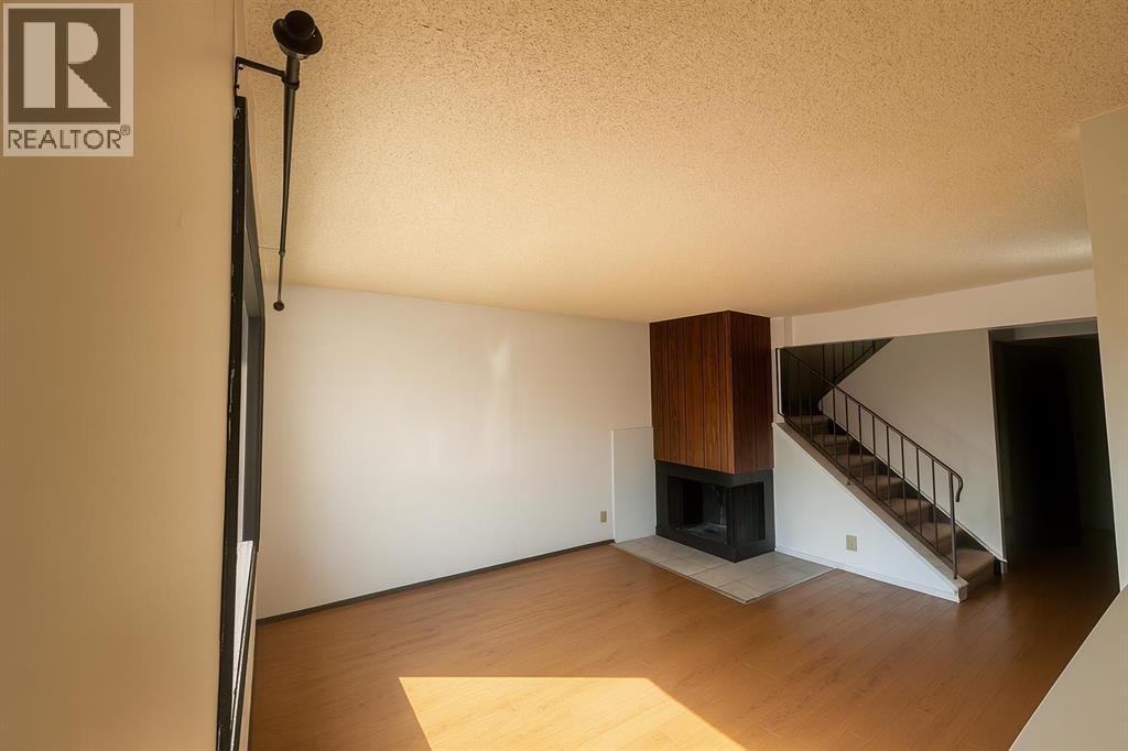 3, 11 Blackthorn Bay Ne, Calgary, Alberta  T2K 5L4 - Photo 3 - A2257764