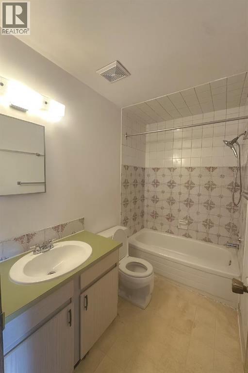 3, 11 Blackthorn Bay Ne, Calgary, Alberta  T2K 5L4 - Photo 7 - A2257764
