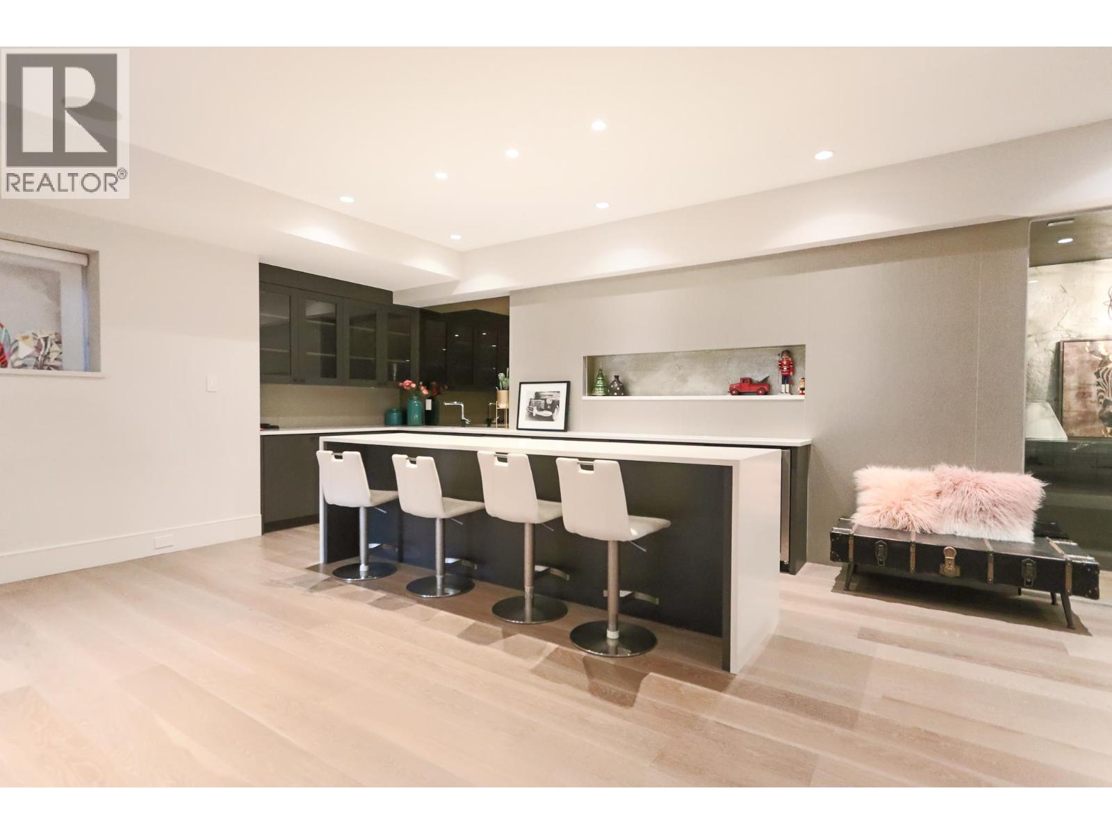 4341 Carolyn Drive, North Vancouver, British Columbia  V7R 4A5 - Photo 17 - R3050317