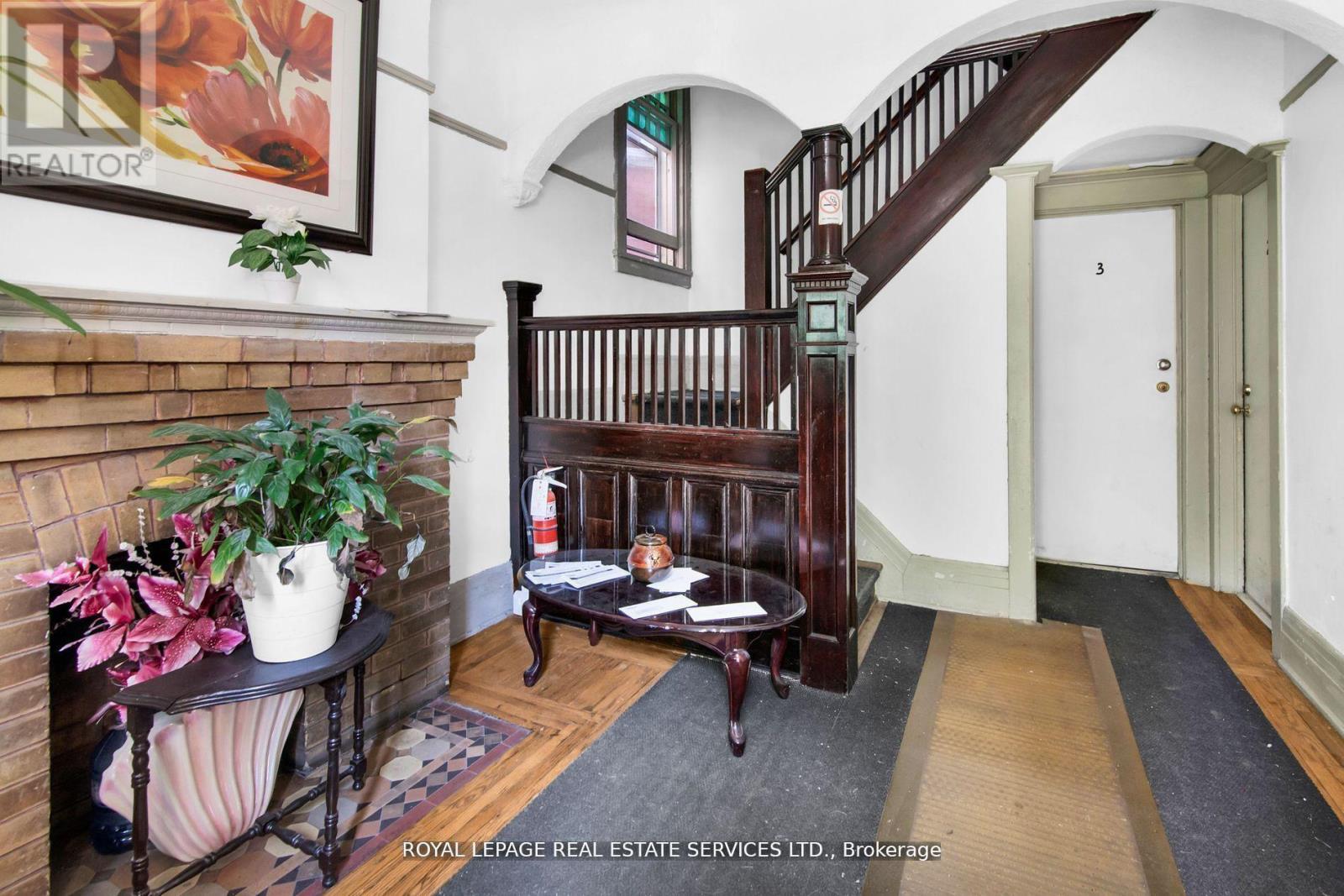 Property at 577 HURON STREET image 4