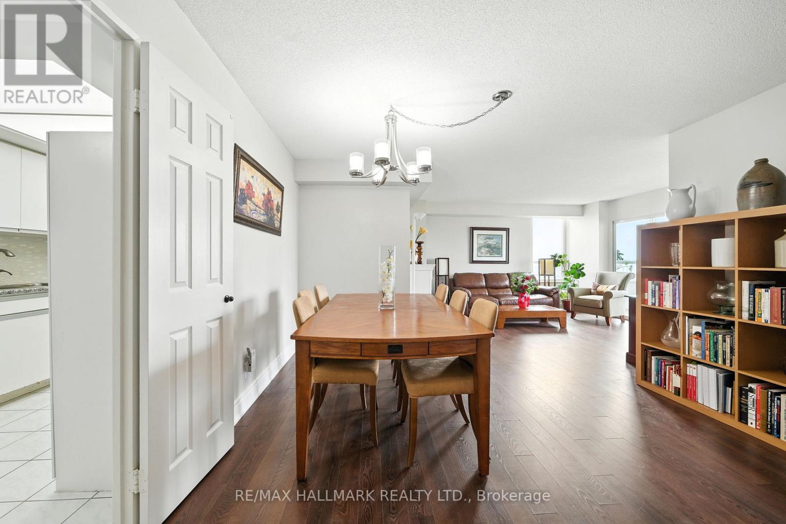 2002 - 215 Wynford Drive, Toronto, Ontario  M3C 3P5 - Photo 17 - C12419509