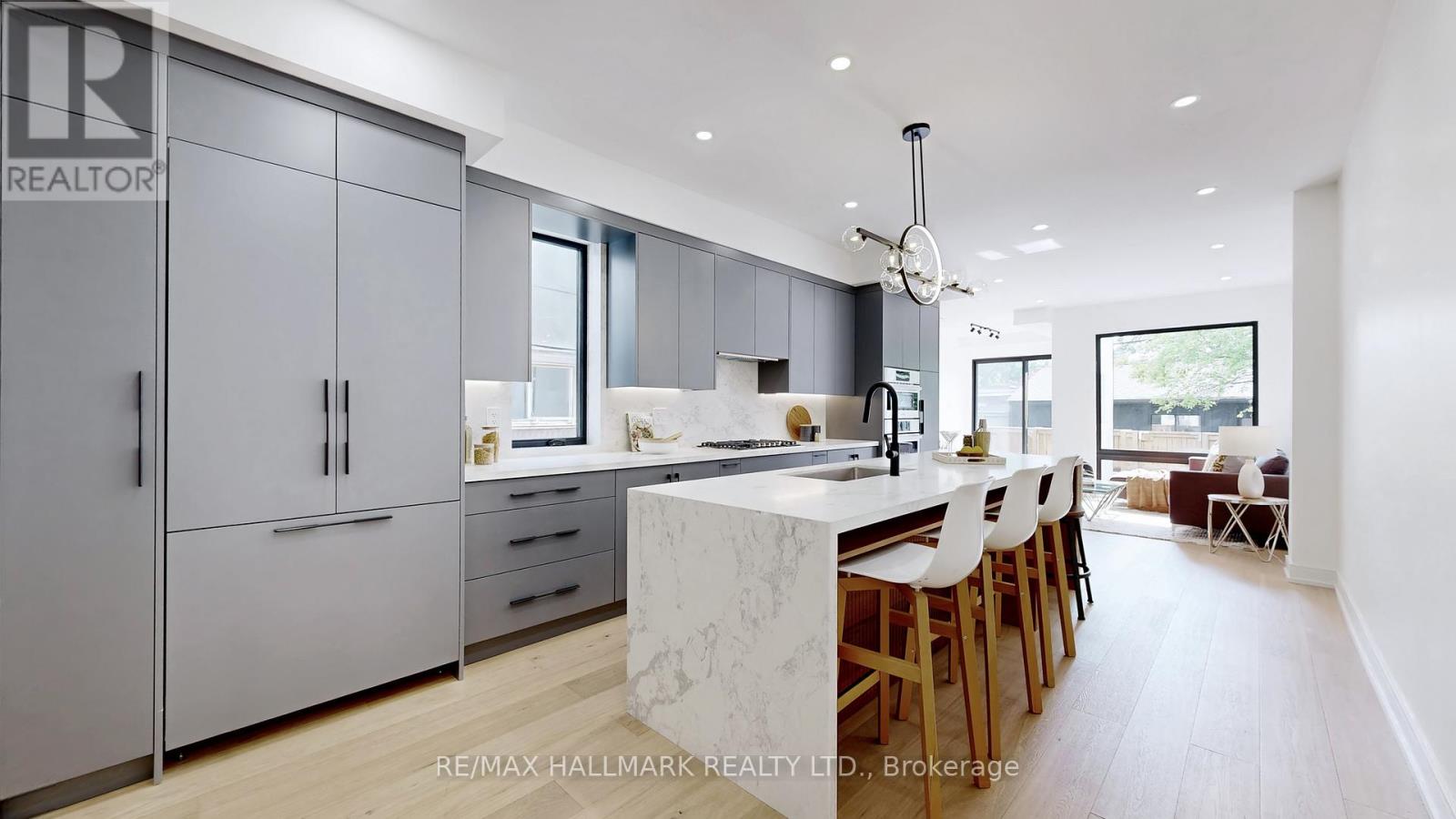 122 Crawford Street, Toronto, Ontario  M6J 2V4 - Photo 12 - C12419527